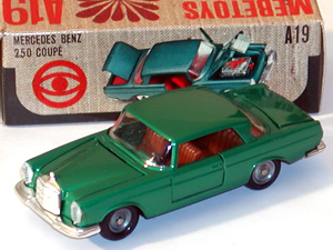 Verde metallizzato, interno marrone